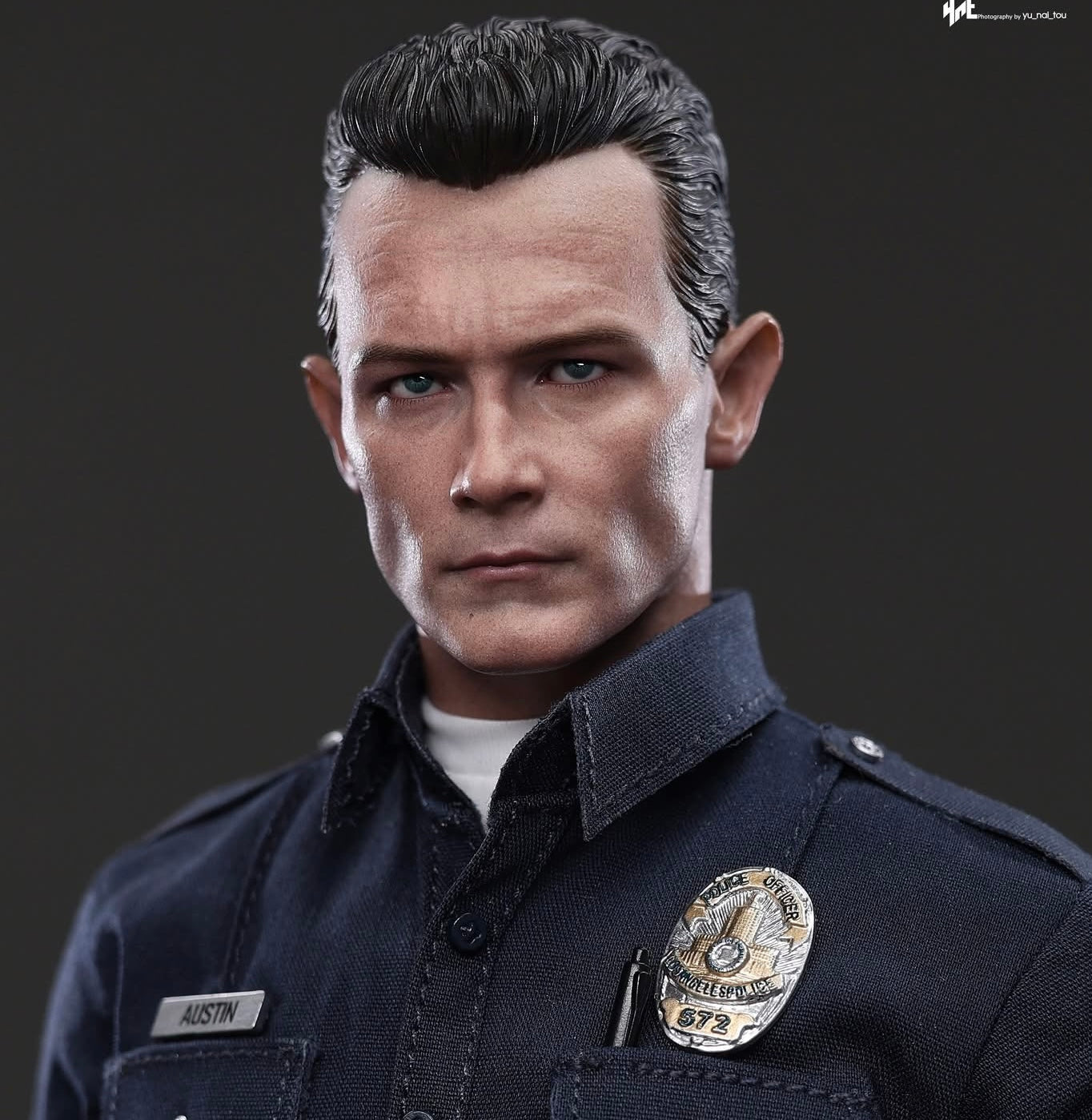 Hot Toys MMS774 Terminator 2: Judgment Day - 1/6th scale T-1000 (2.0) Collectible Figure