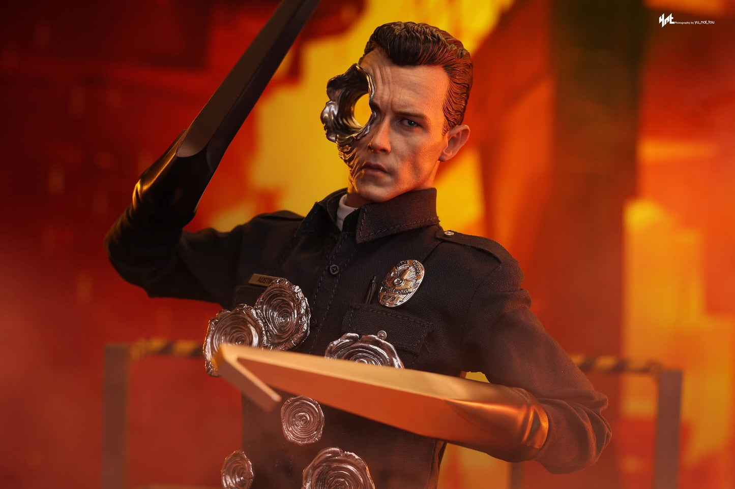Hot Toys MMS774 Terminator 2: Judgment Day - 1/6th scale T-1000 (2.0) Collectible Figure