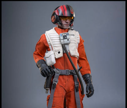 Pre-Order Hot Toys MMS806 Star Wars: The Force Awakens - 1/6th scale Poe Dameron Collectible Figure
