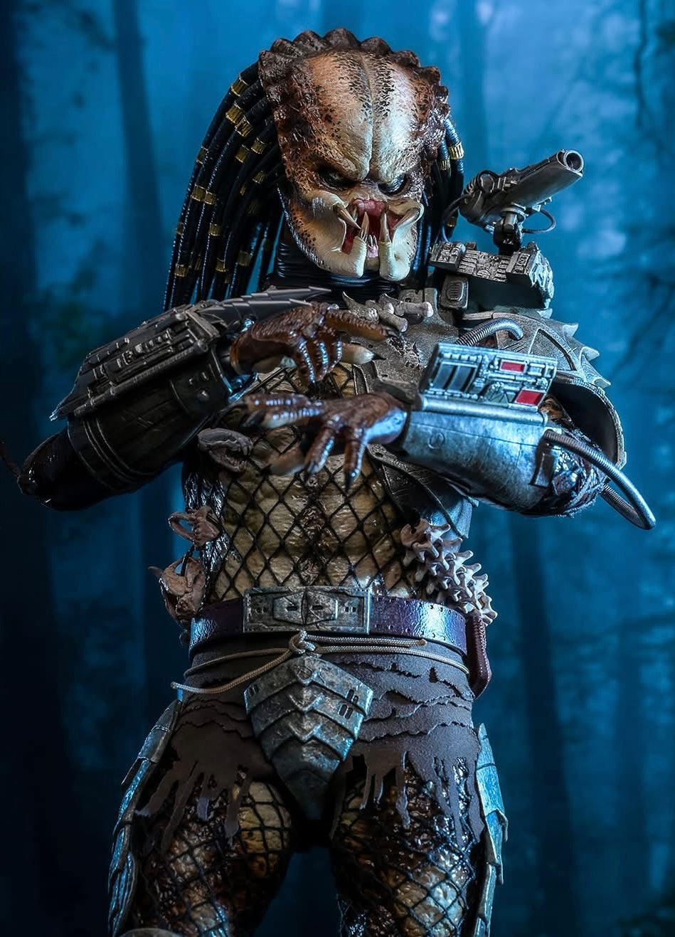 Pre-Order Hot Toys MMS816 Predator - 1/6th scale Predator (2.0) Collectible Figure