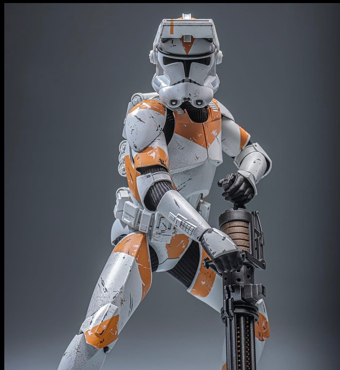 Hot Toys MMS852 Star Wars: Revenge of the Sith - 1/6th scale 212th Attack Battalion Clone Trooper Collectible Figure (Deluxe Version)