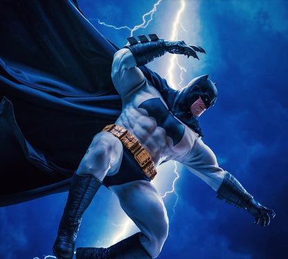 Hot Toys CMS024 Batman: The Dark Knight Returns - 1/6th scale Batman Collectible Figure