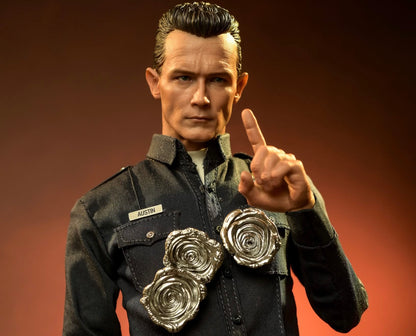 Hot Toys MMS774 Terminator 2: Judgment Day - 1/6th scale T-1000 (2.0) Collectible Figure