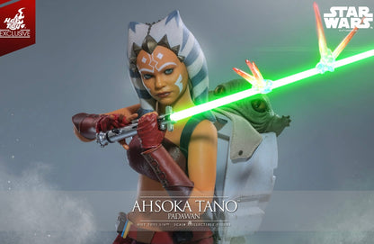 Hot Toys TMS170 Star Wars: The Clone Wars - 1/6th scale Ahsoka Tano (Padawan) Collectible Figure (Hot Toys Exclusive)