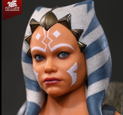 Hot Toys TMS170 Star Wars: The Clone Wars - 1/6th scale Ahsoka Tano (Padawan) Collectible Figure (Hot Toys Exclusive)