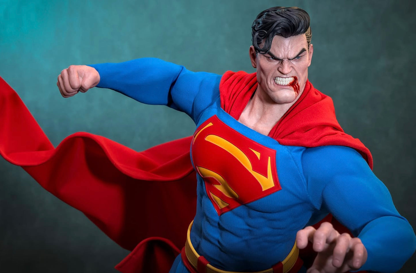 Pre-Order Hot Toys CMS032 Batman: The Dark Knight Returns - 1/6th scale Superman Collectible Figure