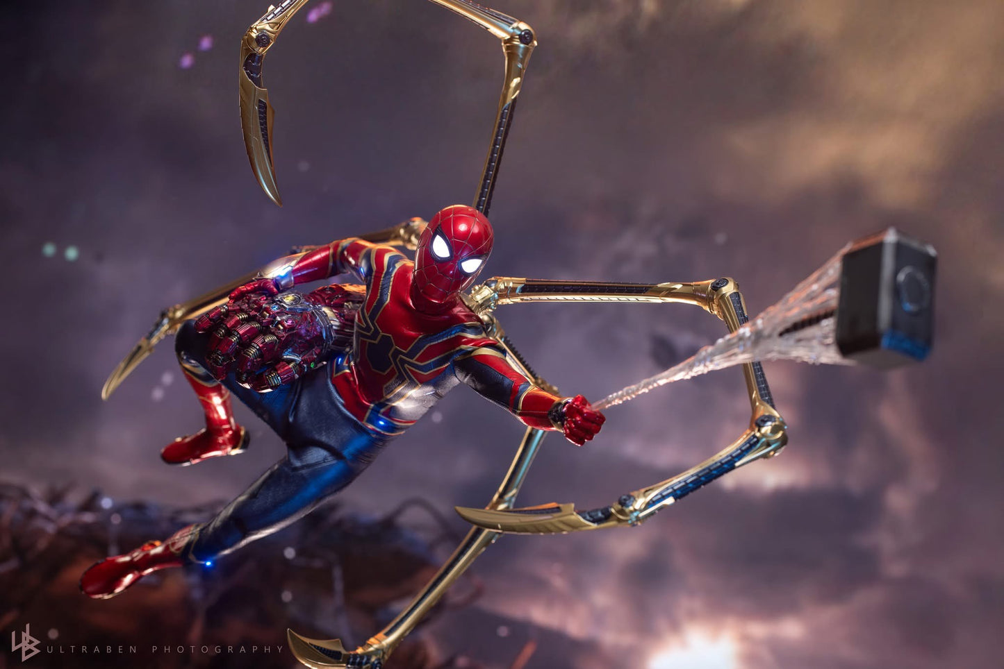 Hot Toys MMS762AE Avengers: Endgame - 1/6th scale Iron Spider Collectible Figure (Artisan Edition) (Hot Toys Exclusive)