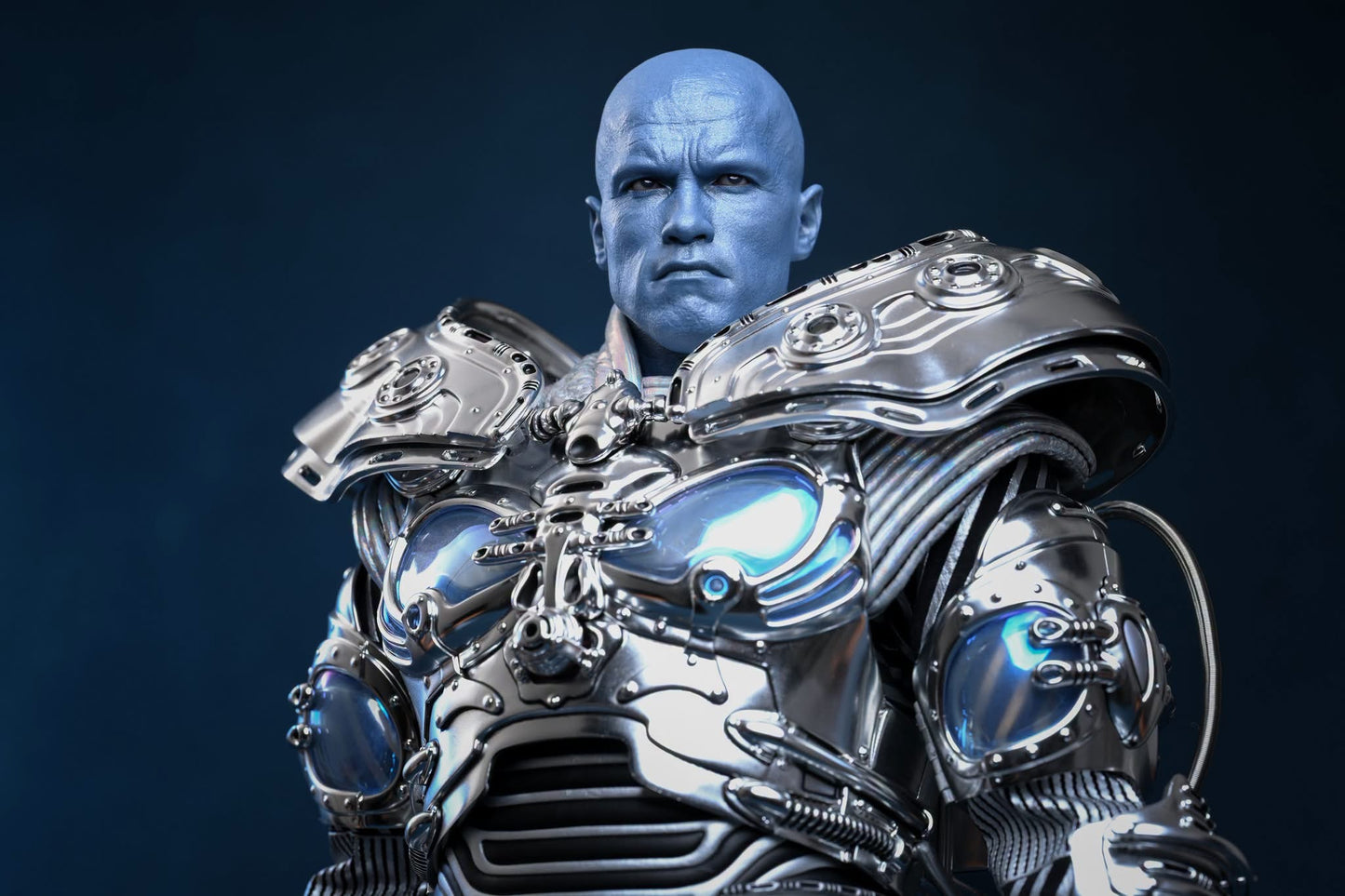Hot Toys MMS800 Batman & Robin - 1/6th scale Mr. Freeze Collectible Figure (Deluxe Version)