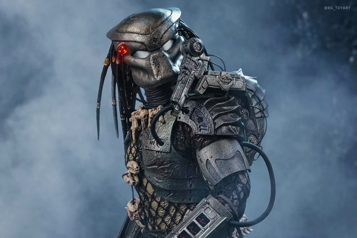 Hot Toys MMS817 Predator - 1/6th scale Predator (2.0) Collectible Figure (Deluxe Version)