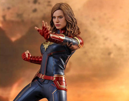 Hot Toys MMS522 Captain Marvel - 1/6th scale Captain Marvel (Deluxe Version) Collectible Figure