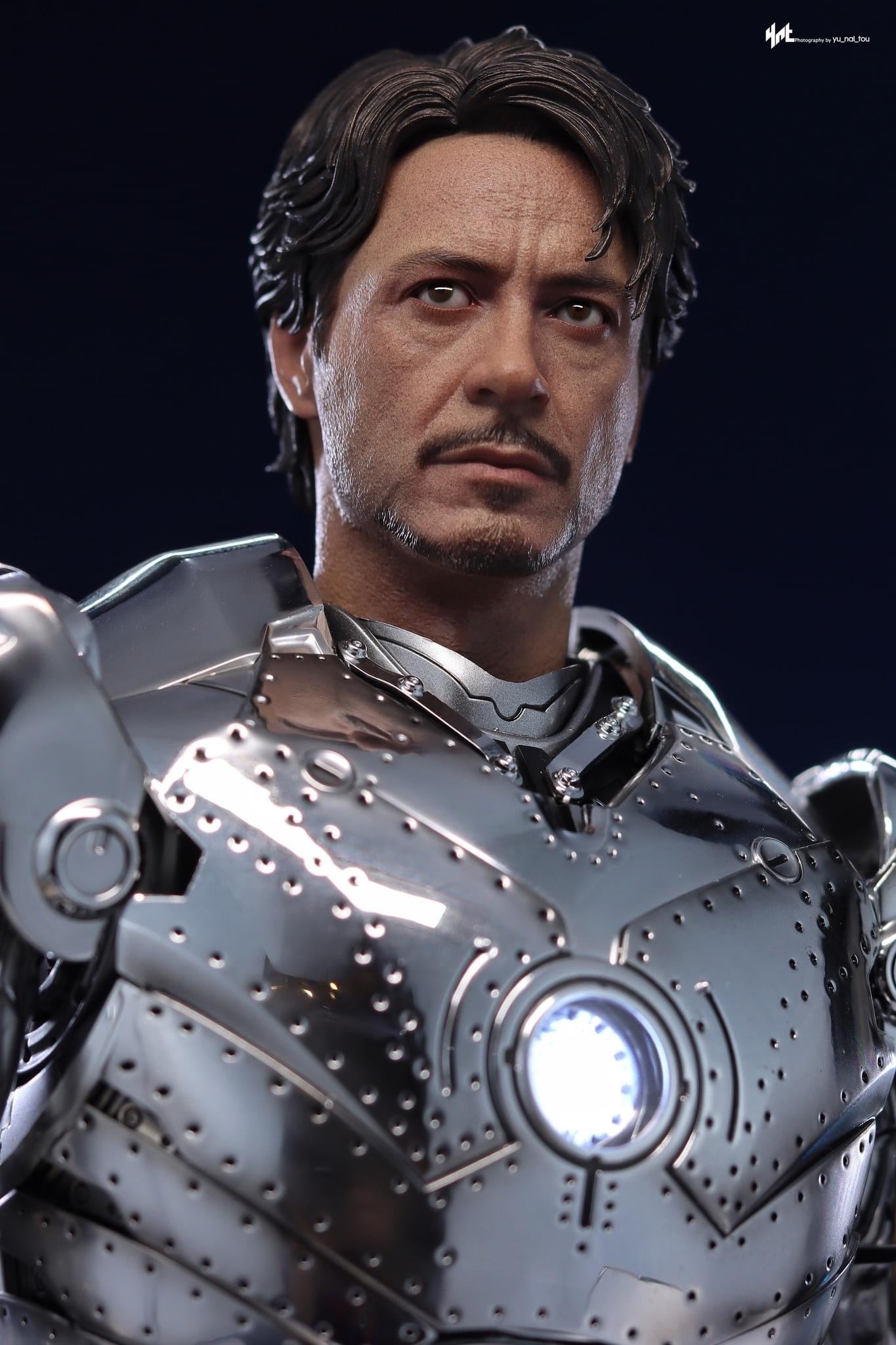 Hot Toys MMS733D59 Iron Man - 1/6th scale Iron Man Mark II (2.0) Collectible Figure