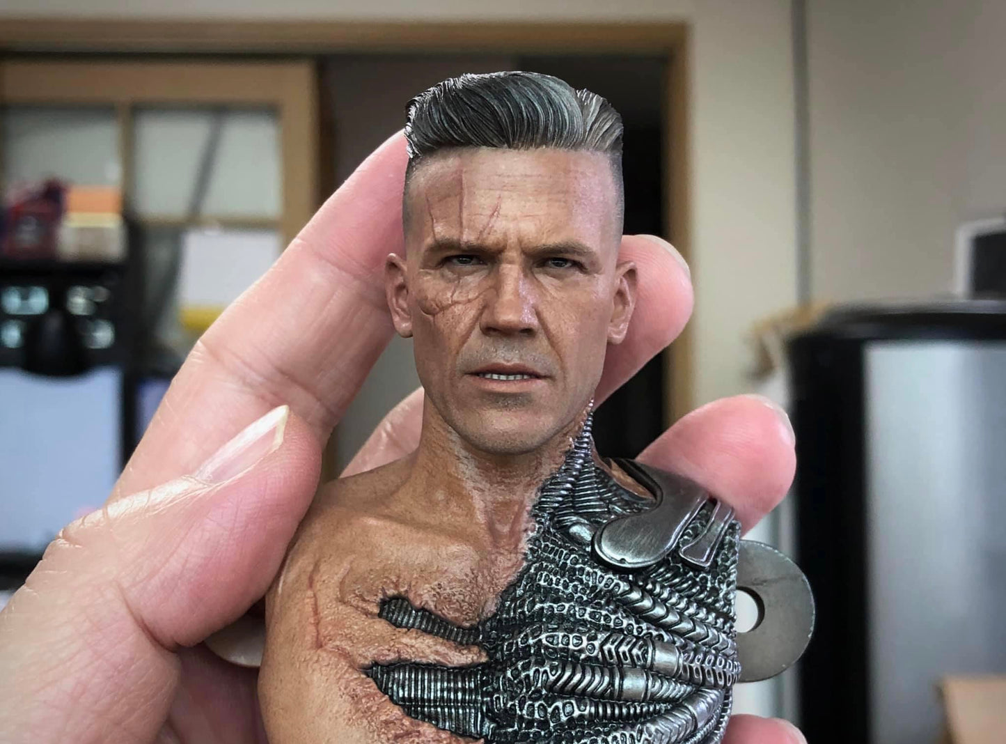 Hot Toys MMS583B Deadpool 2 - 1/6th scale Cable Collectible Figure (Special Edition)