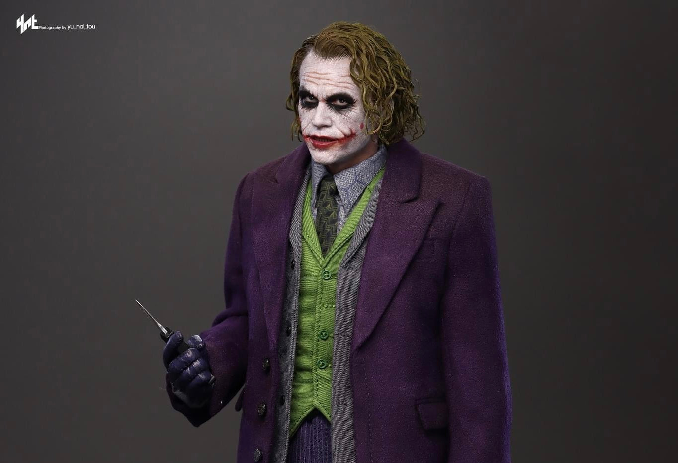 Hot Toys DX33AE The Dark Knight Trilogy - 1/6th scale Joker Collectible Figure (Artisan Edition)