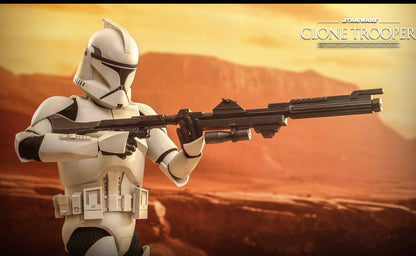 Hot Toys MMS647 Star Wars Episode II: Attack of the Clones - 1/6th scale Clone Trooper Collectible Figure