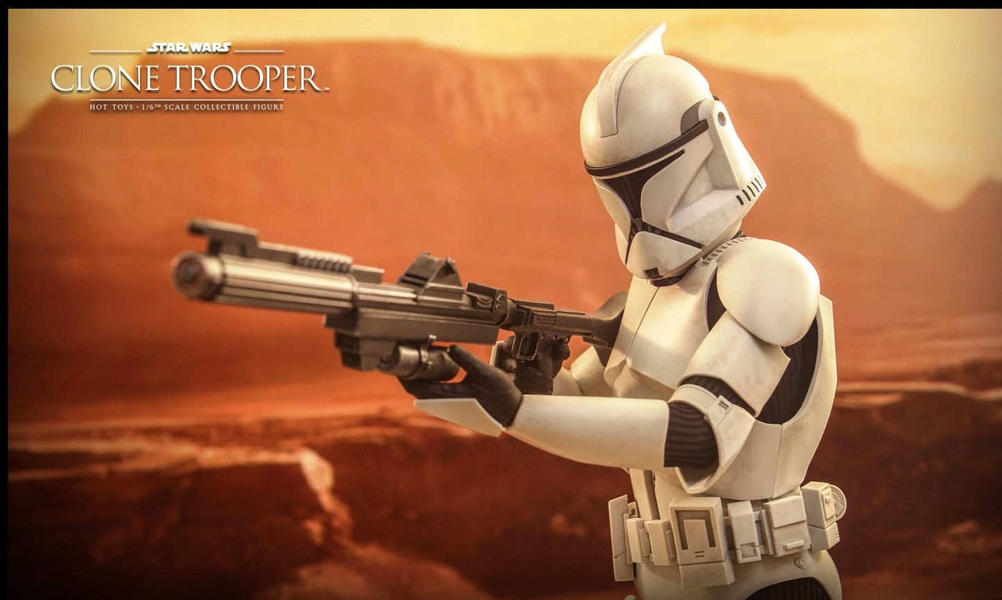 Hot Toys MMS647 Star Wars Episode II: Attack of the Clones - 1/6th scale Clone Trooper Collectible Figure