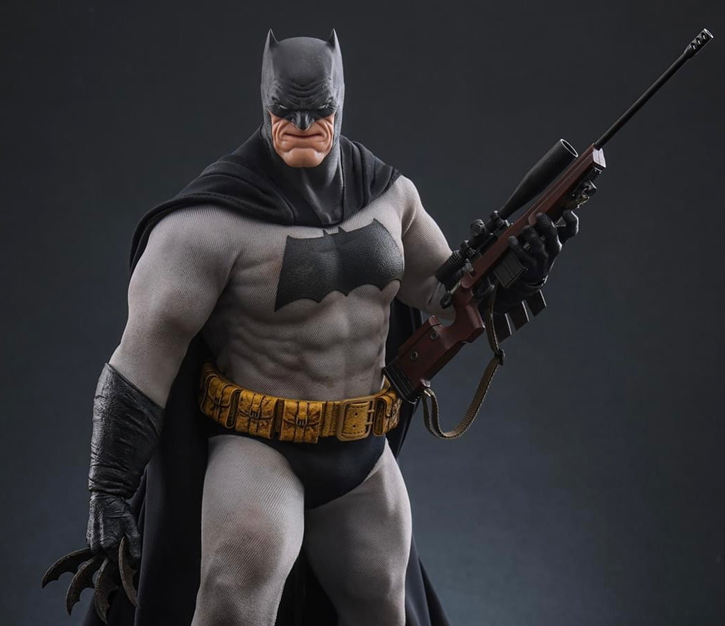 Pre-Order Hot Toys CMS024 Batman: The Dark Knight Returns - 1/6th scale Batman Collectible Figure