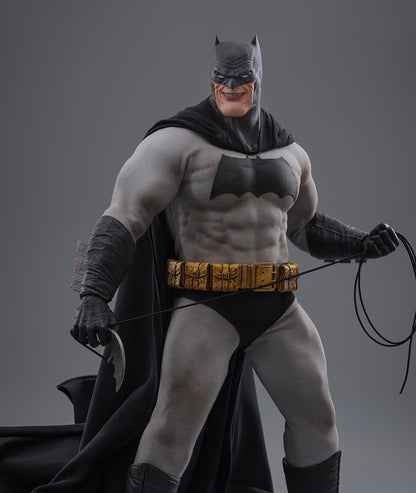 Pre-Order Hot Toys CMS024 Batman: The Dark Knight Returns - 1/6th scale Batman Collectible Figure