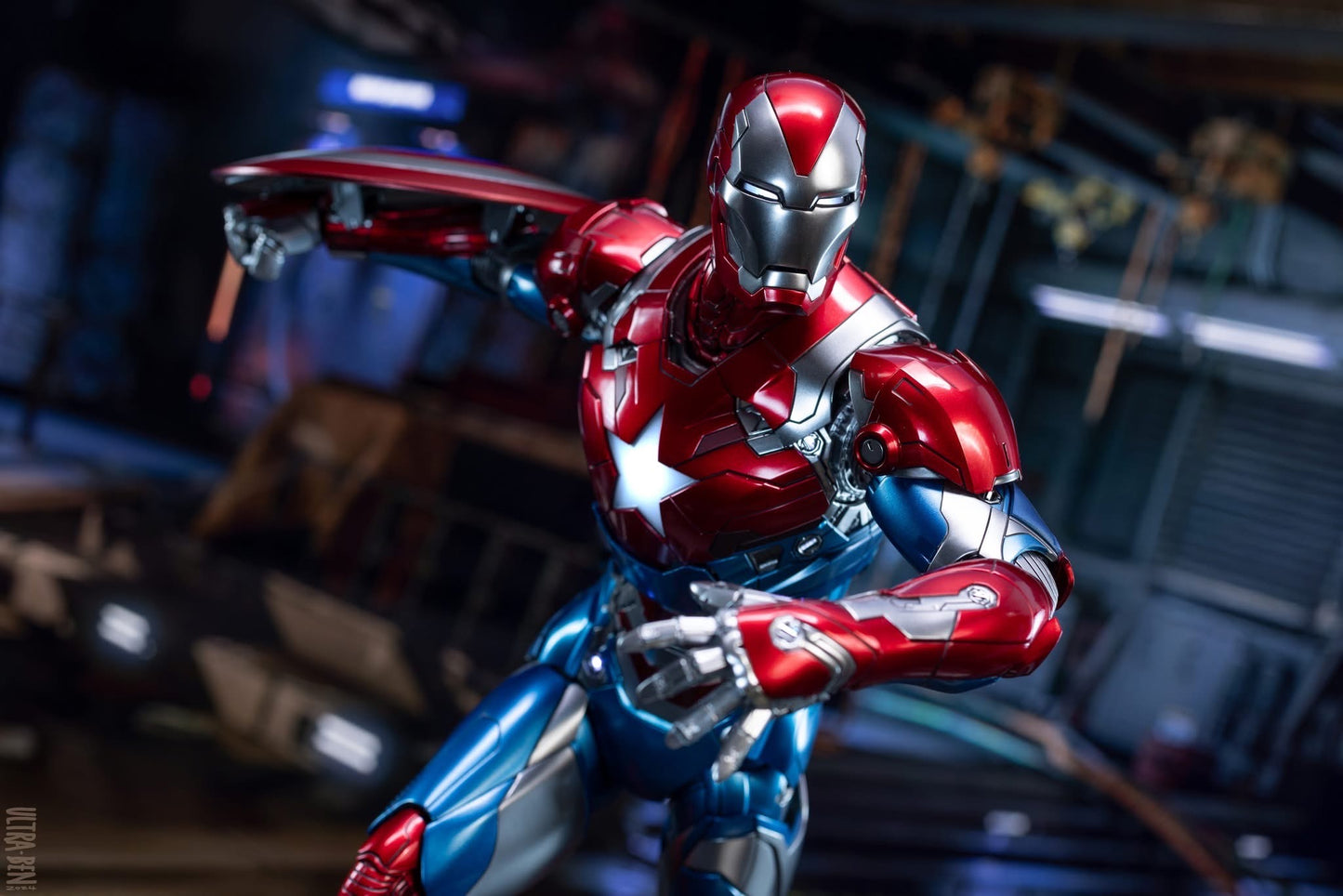 Hot Toys CMS021D68 Marvel Comics - Iron Patriot Collectible Figure [Hot Toys Exclusive]