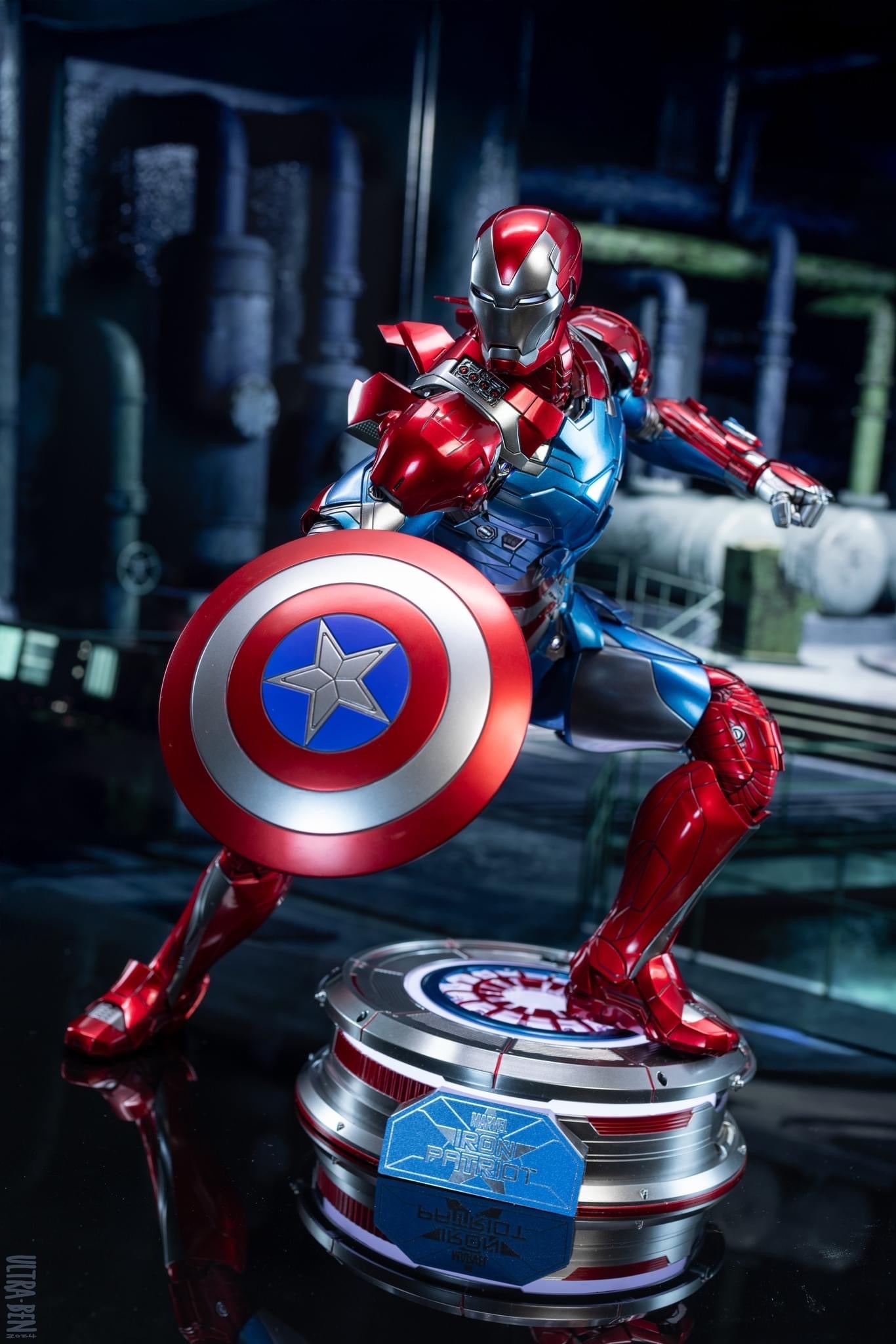Hot Toys CMS021D68 Marvel Comics - Iron Patriot Collectible Figure [Hot Toys Exclusive]