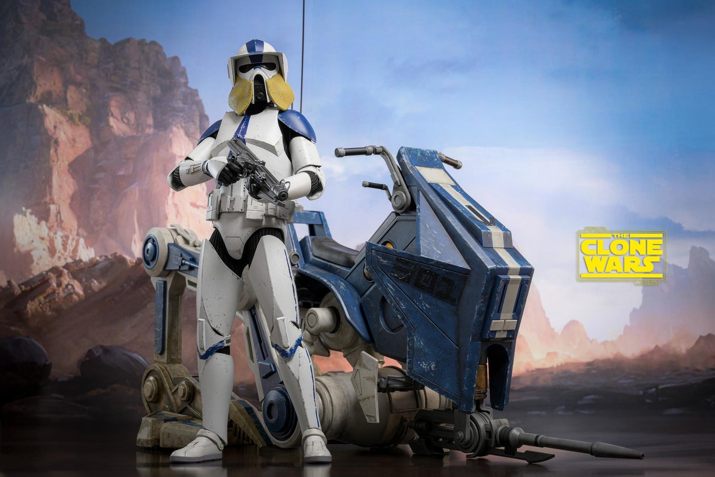 Hot Toys TMS091 Star Wars: The Clone Wars - 1/6th scale ARF Trooper and 501st Legion AT-RT Collectible Set
