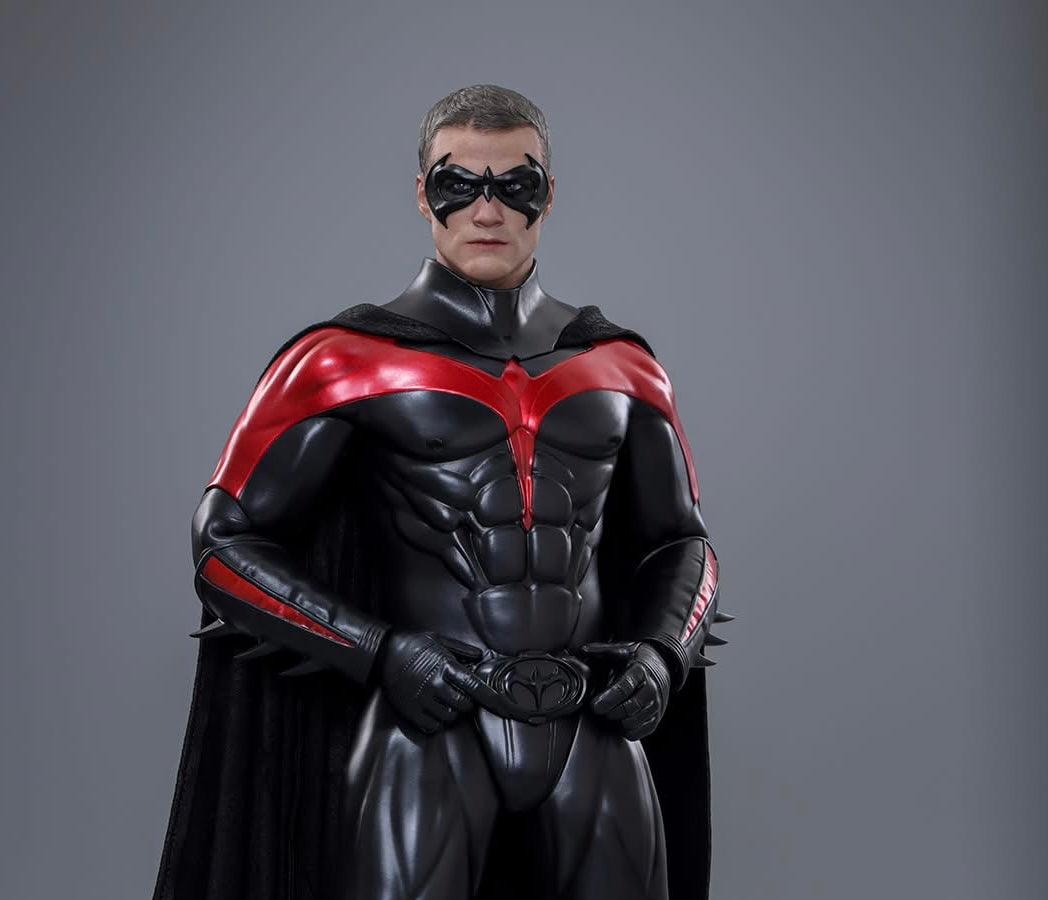 Pre-Order Hot Toys MMS787 Batman & Robin - 1/6th scale Robin Collectible Figure