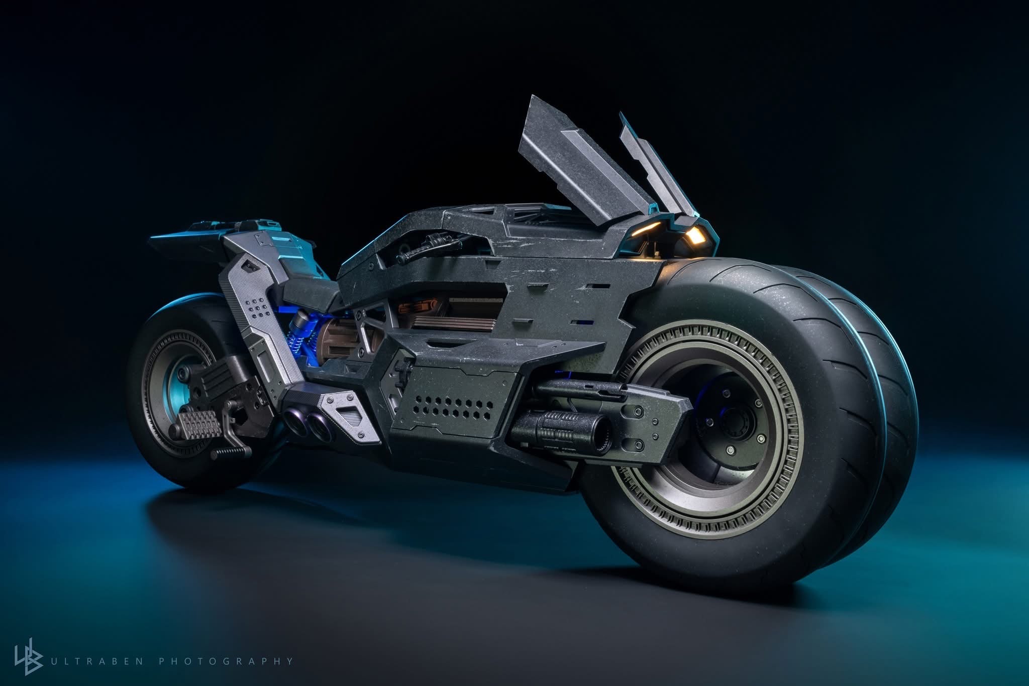 Batcycle Flash Hot Toys MMS704 The Flash – Batcycle 1/6 Scale Collectible Figure ...