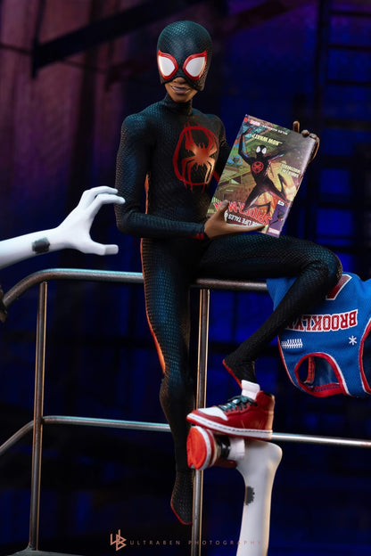 Hot Toys MMS710B Spider-man: Across The Spider-Verse - Miles Morales 1/6 Scale Collectible Figure (Exclusive)