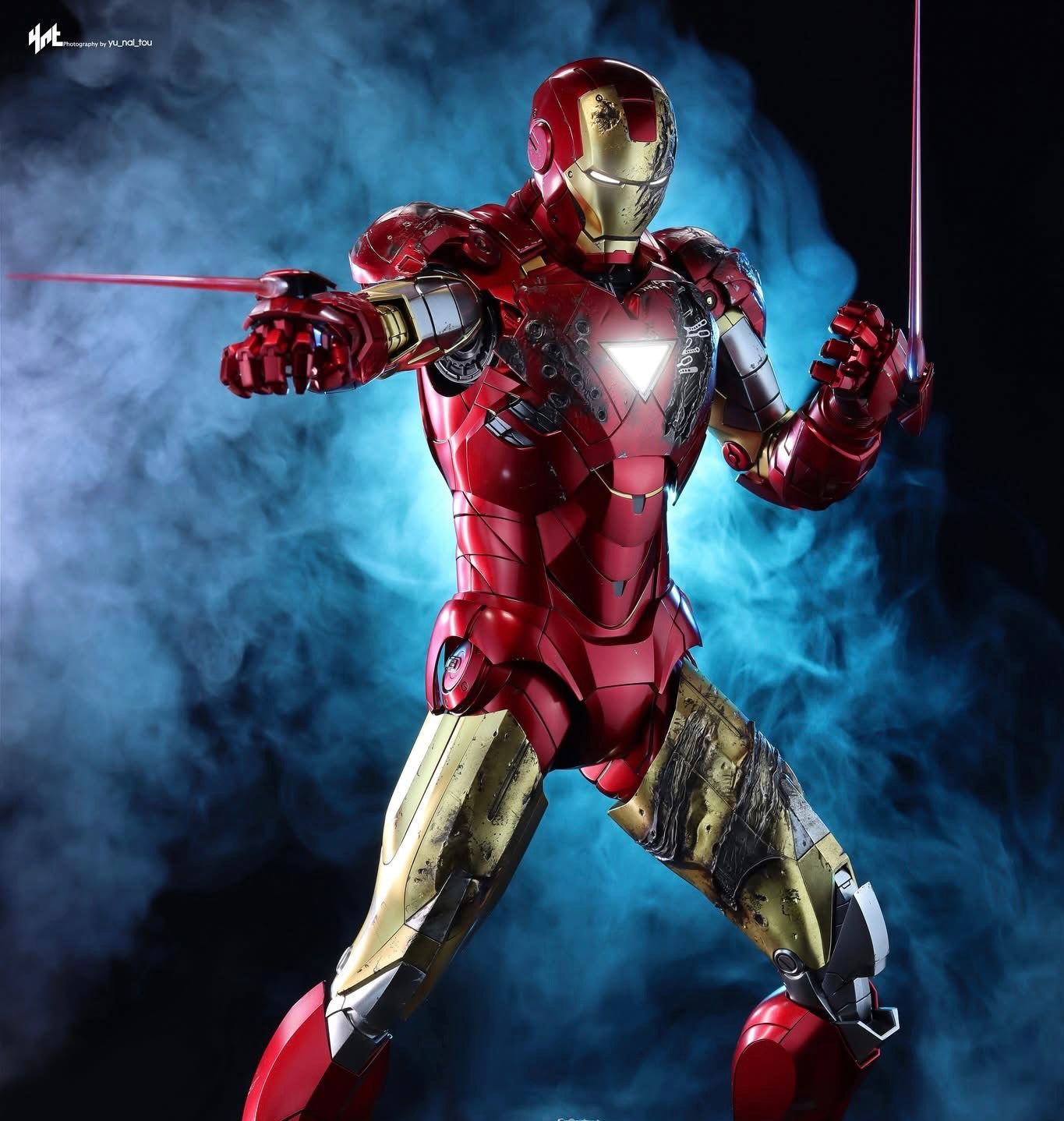 Hot Toys QS025 Hot Toys  Iron Man 2 - Iron Man Mark VI 1/4 Quarter Scale Collectible Figure