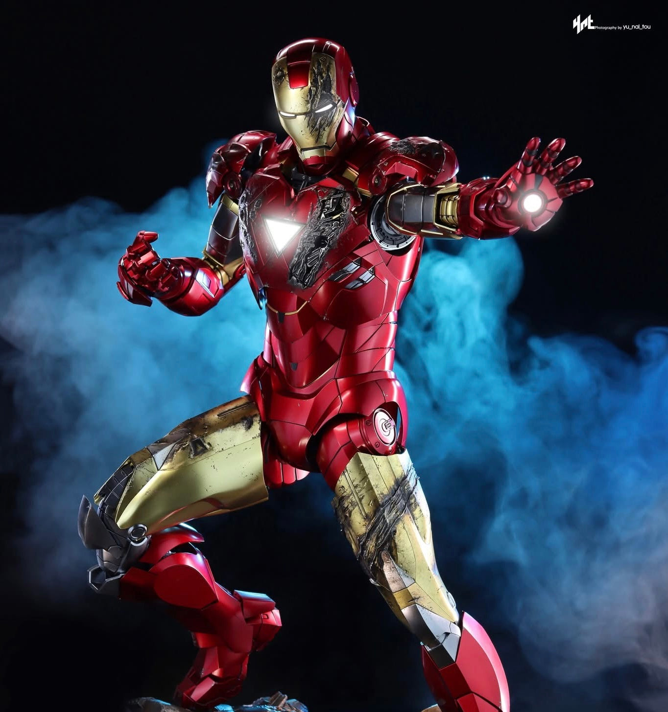 Hot Toys QS025 Hot Toys  Iron Man 2 - Iron Man Mark VI 1/4 Quarter Scale Collectible Figure