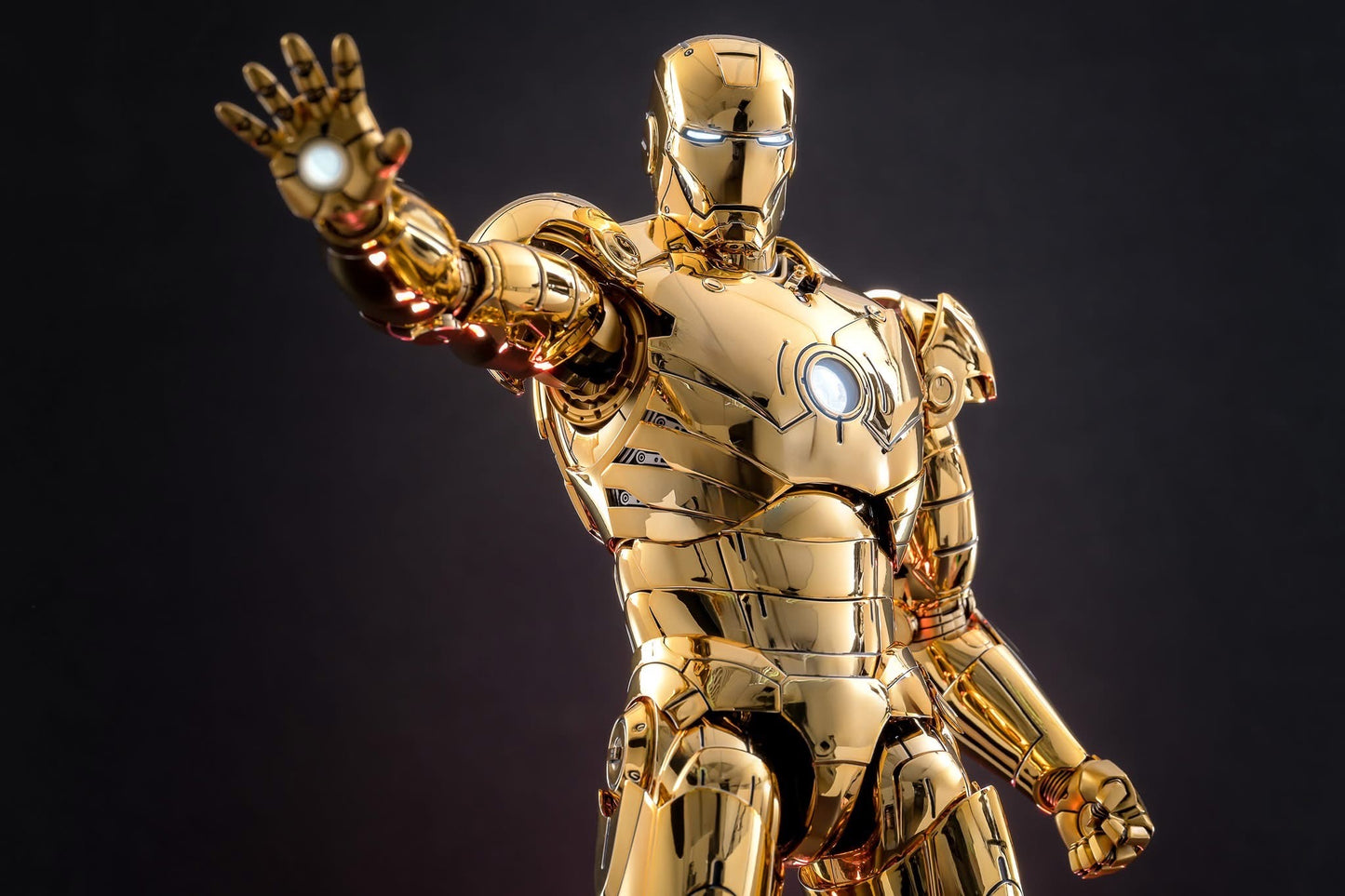 Hot Toys MMS764D69 Iron Man - 1/6th scale Iron Man Mark III (Golden Color Version) Collectible Figure Hot Toys Exclusive