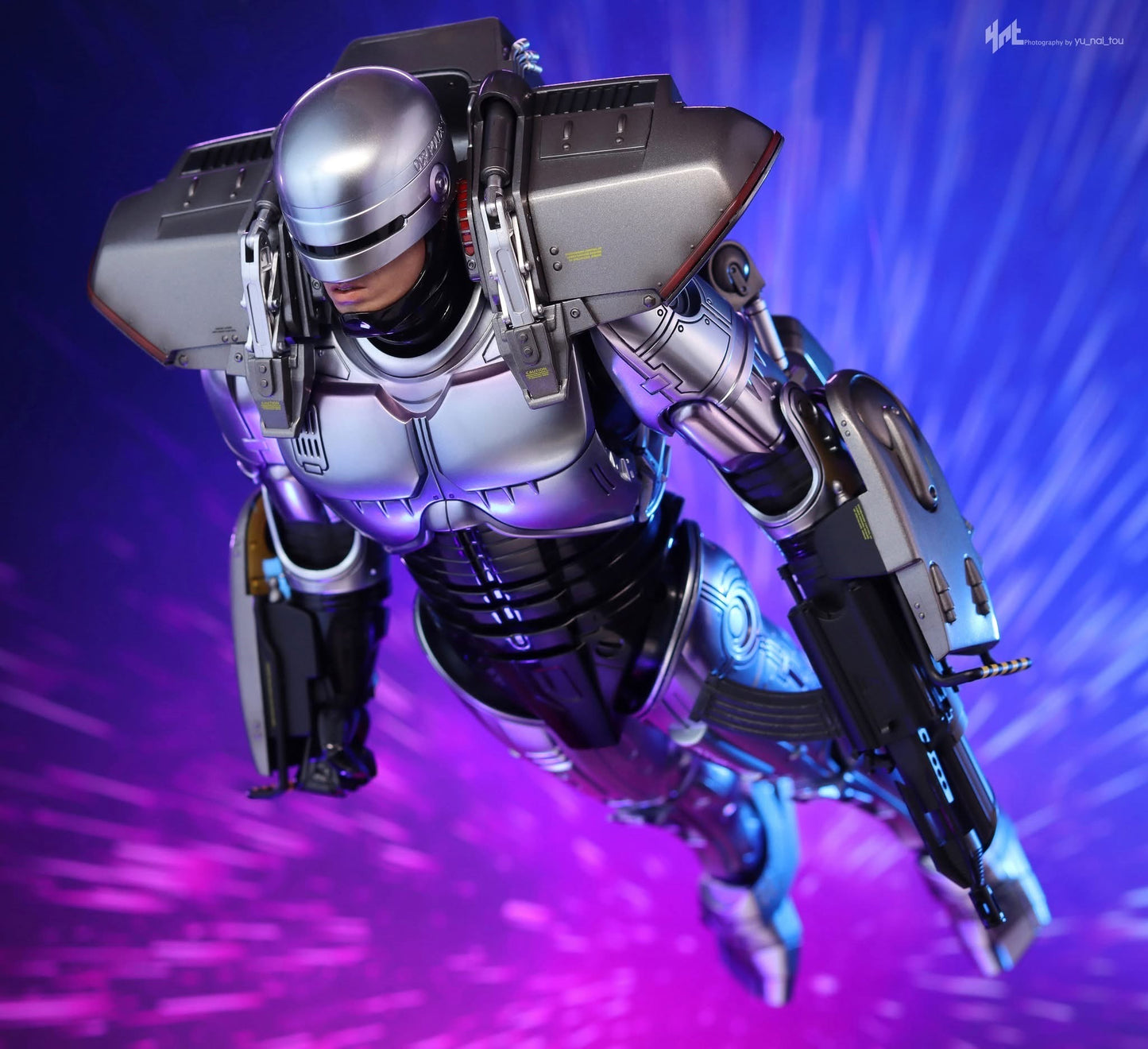 Hot Toys MMS669D49 - RoboCop 3 - 1/6th scale RoboCop Collectible Figure