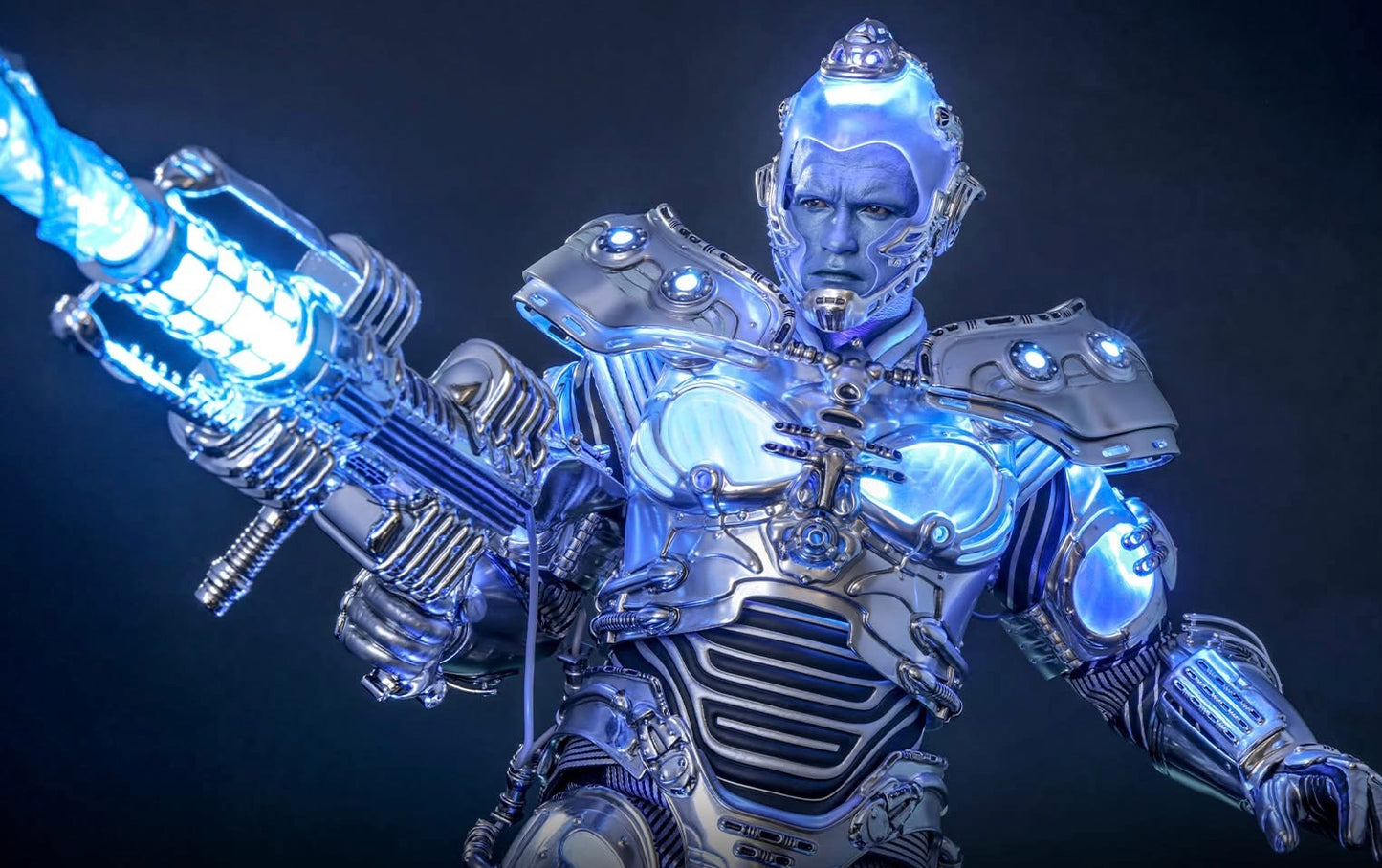 Pre-Order Hot Toys MMS800 Batman & Robin - 1/6th scale Mr. Freeze Collectible Figure (Deluxe Version)