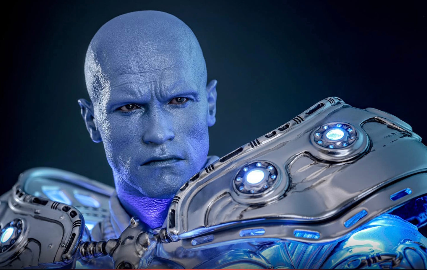 Pre-Order Hot Toys MMS800 Batman & Robin - 1/6th scale Mr. Freeze Collectible Figure (Deluxe Version)