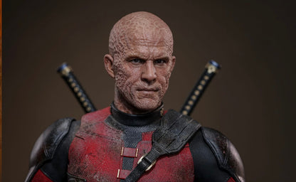 Hot Toys MMS782 Deadpool & Wolverine - 1/6th scale Deadpool (Battling Version) Collectible Figure