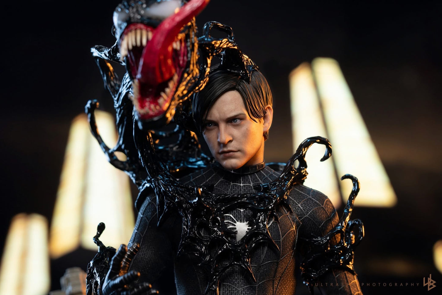 Hot Toys MMS728B Spider-Man 3 - 1/6th scale Spider-Man (Black Suit) Collectible Figure (Deluxe Version) (Special Edition)