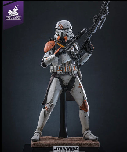 Hot Toys MMS794 Star Wars: Revenge of the Sith - 1/6th scale Airborne Trooper (212th Attack Battalion) Collectible Figure (Hot Toys Exclusive)