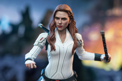 Hot Toys MMS601 Black Widow - 1/6th scale Black Widow (Snow Suit Version) Collectible Figure