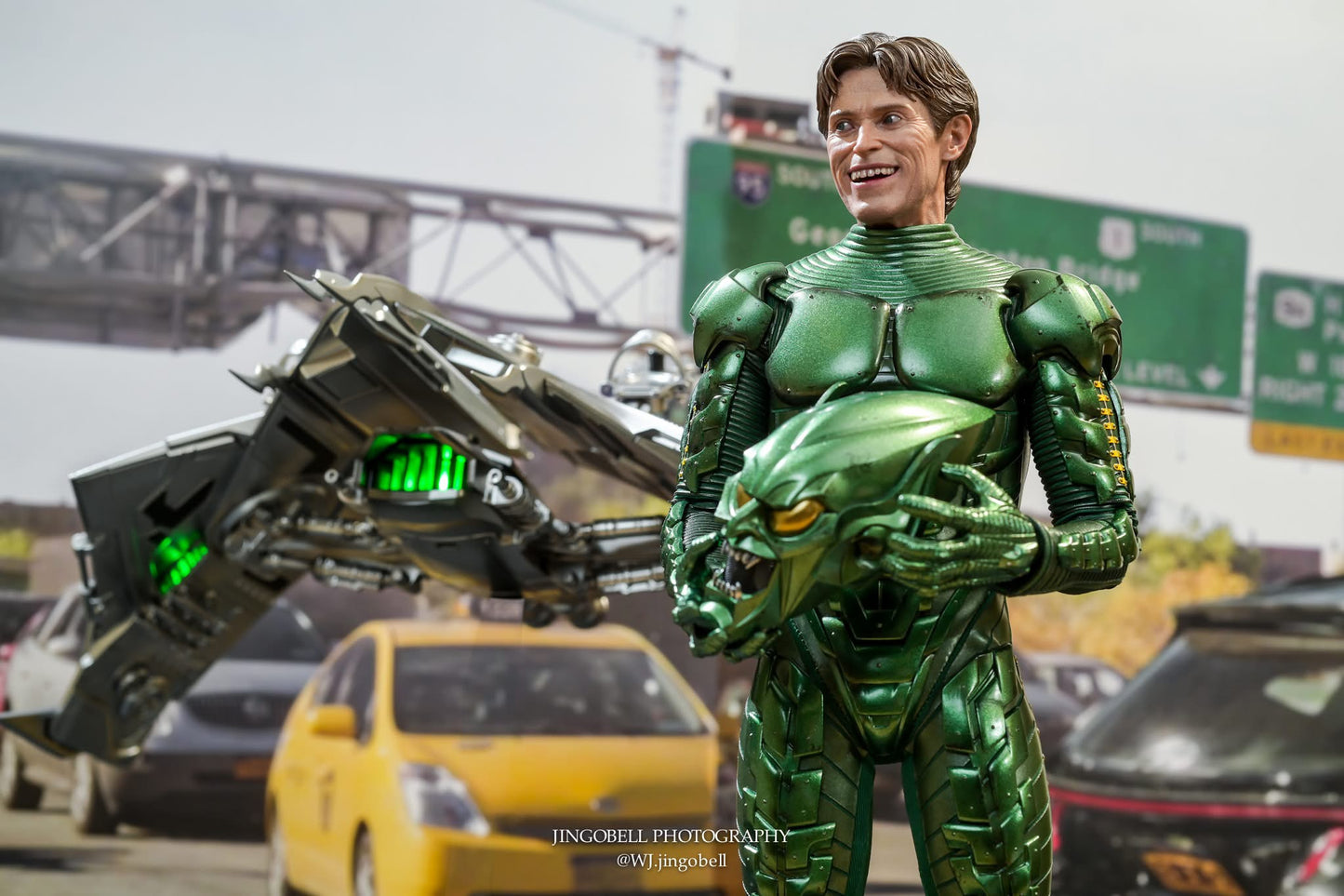 Hot Toys MMS631 Spider-Man: No Way Home - 1/6th scale Green Goblin Collectible Figure (Deluxe Version)