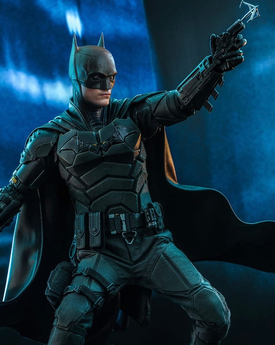 Hot Toys MMS639 The Batman - 1/6th scale Batman Collectible Figure (Deluxe Version)
