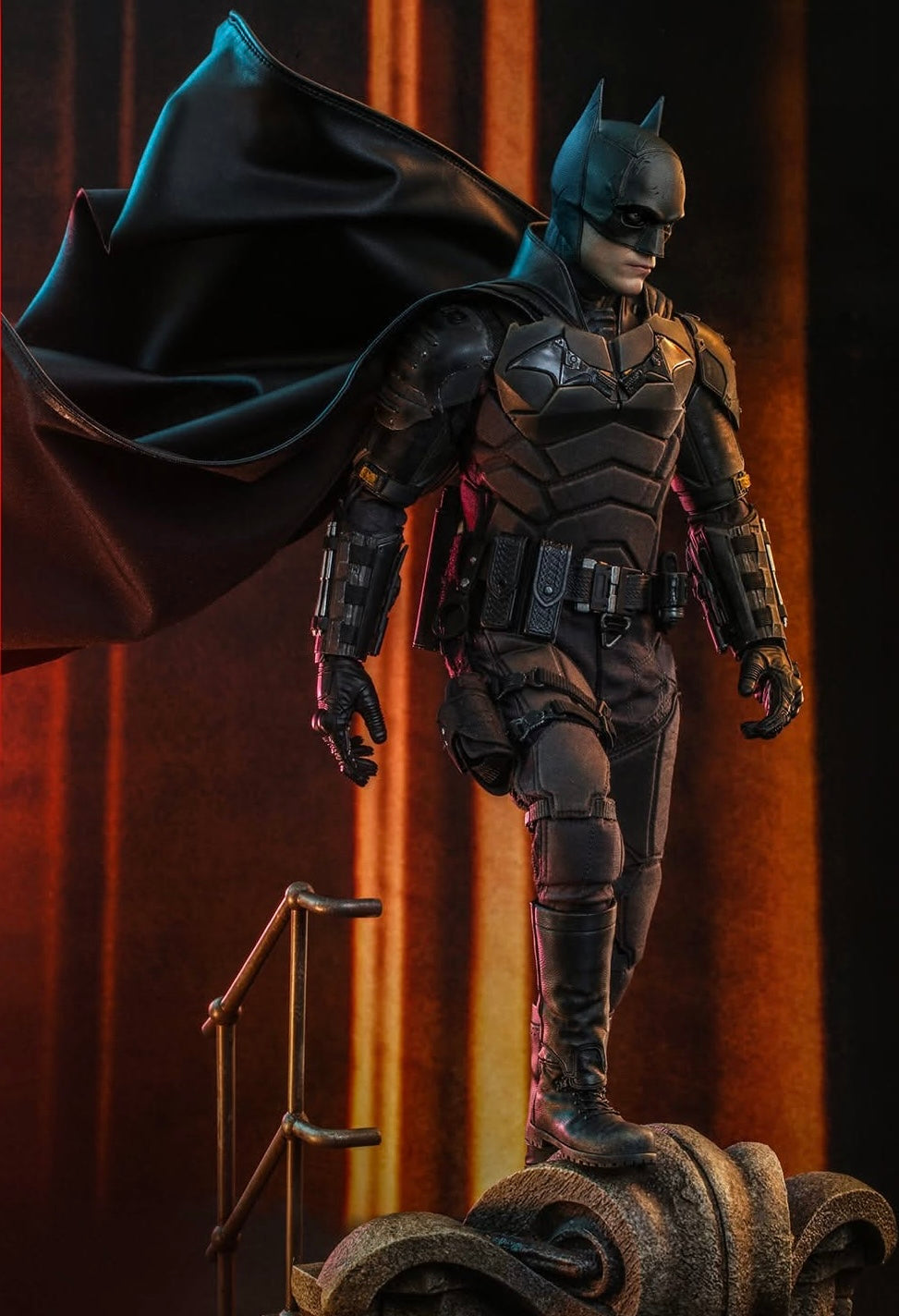 Hot Toys MMS639 The Batman - 1/6th scale Batman Collectible Figure (Deluxe Version)