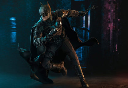 Hot Toys MMS639 The Batman - 1/6th scale Batman Collectible Figure (Deluxe Version)