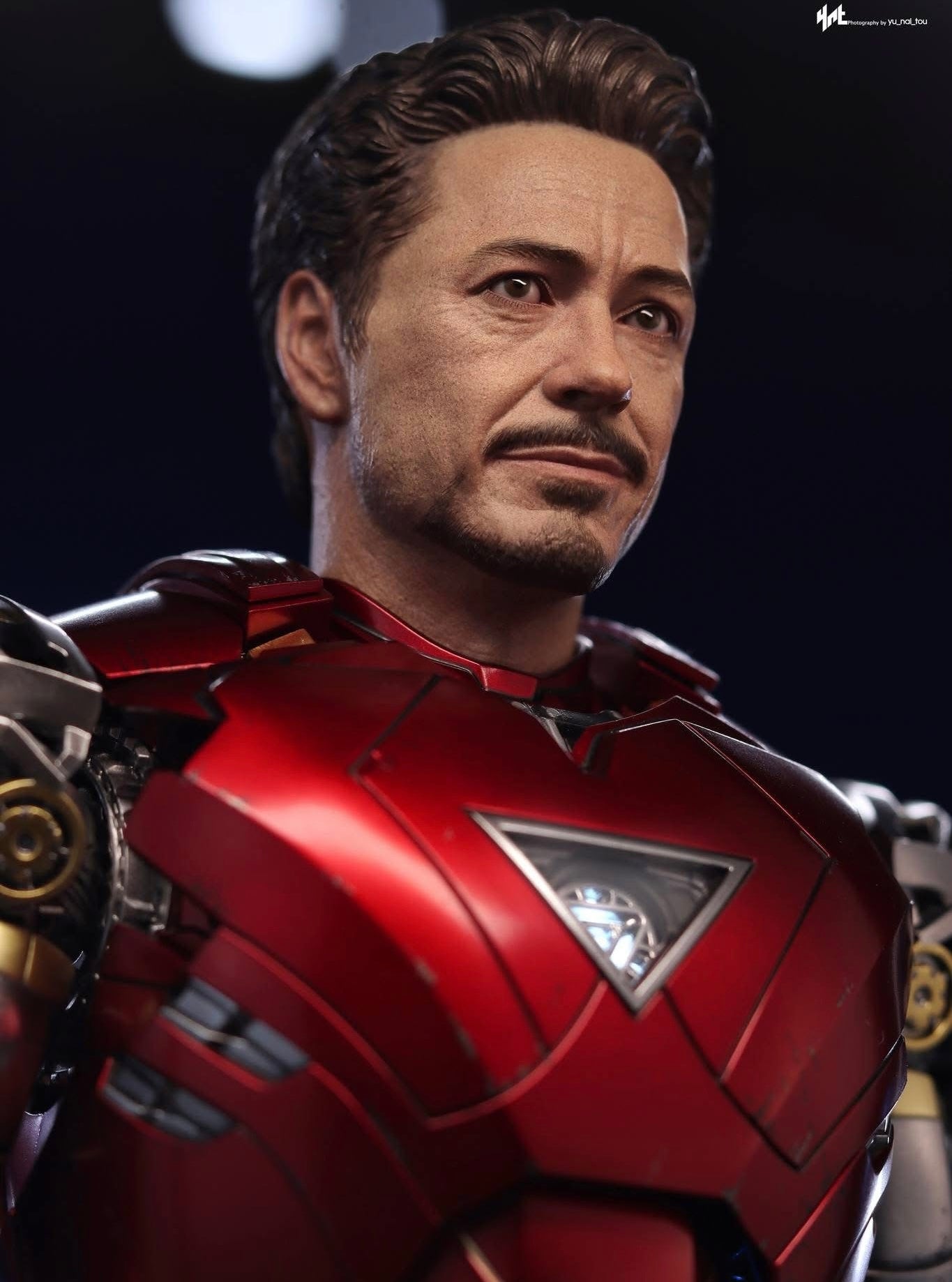 Hot Toys MMS687D52 Hot Toys The Avengers - Iron Man Mark VI (2.0) 1:6 Scale Collectible Figure