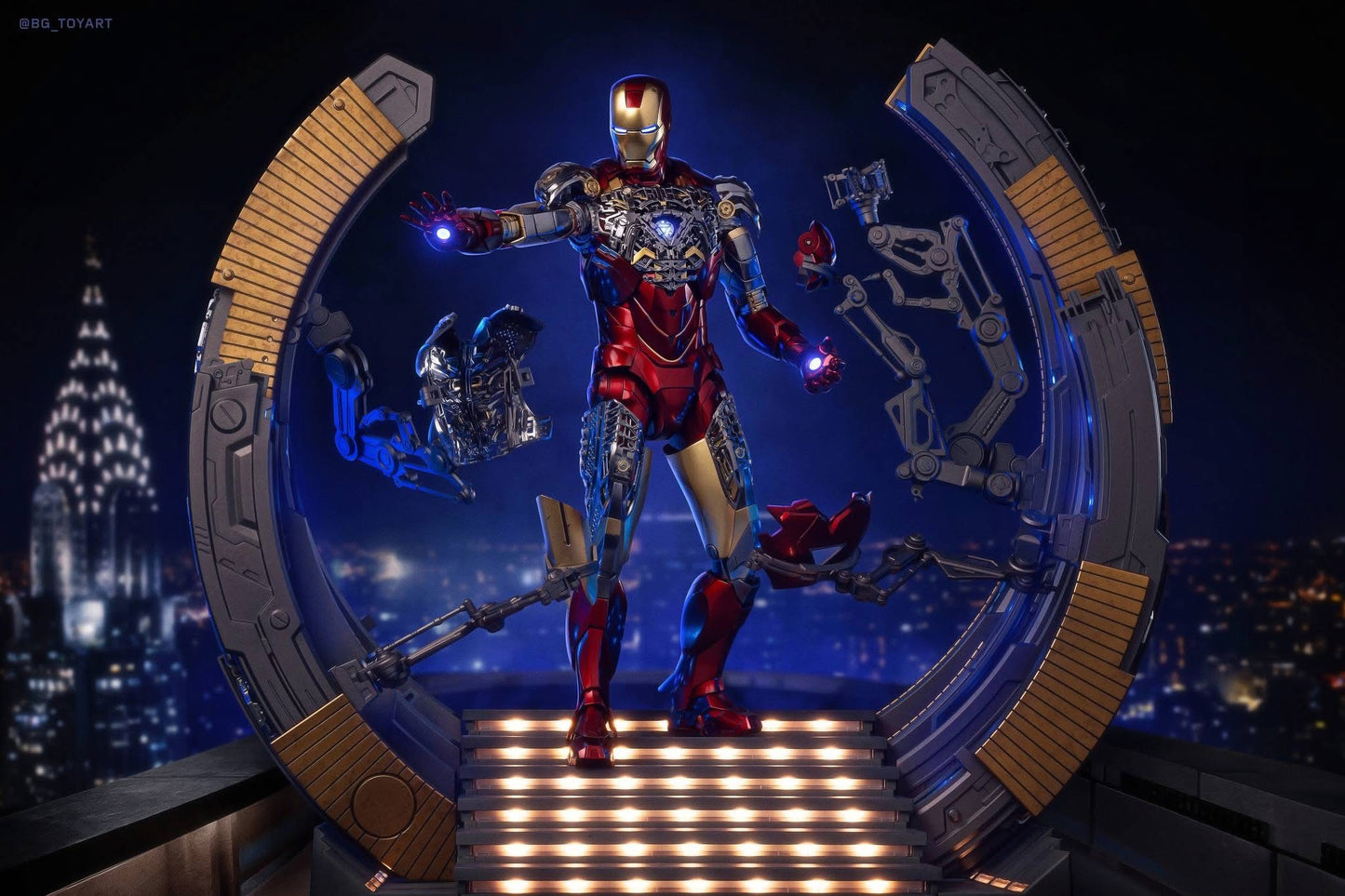 Hot Toys MMS688D53 The Avengers - Iron Man Mark VI (2.0) With Suit Up Gantry 1:6 Scale Collectible Set