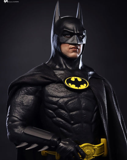 Hot Toys MMS692 Batman (1989) - 1/6th scale Batman Collectible Figure