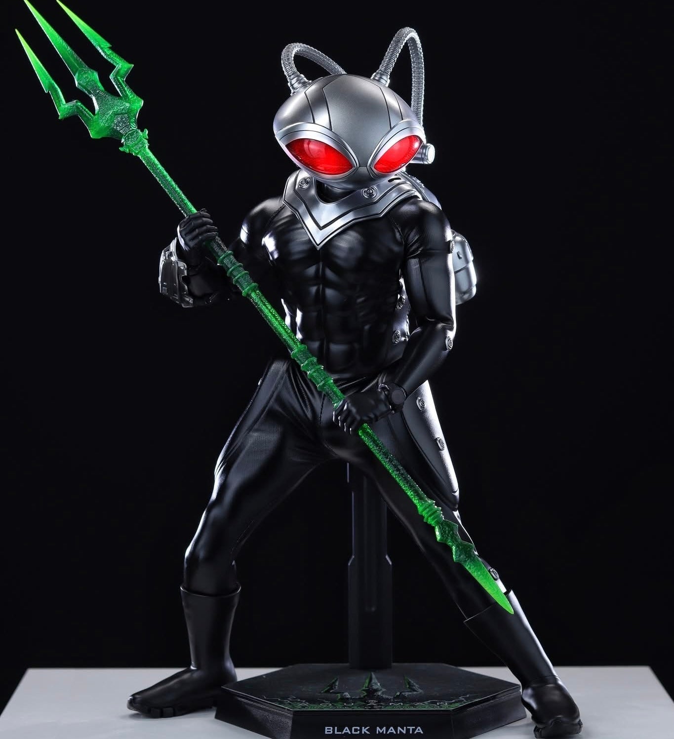 Hot Toys MMS739 Hot Toys  Aquaman 2 - Black Manta 1/6 Scale Collectible Figure