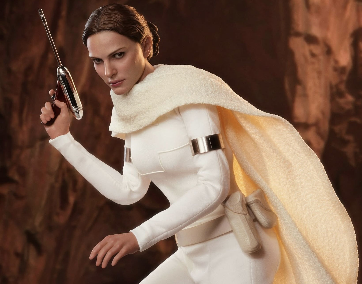 Hot Toys MMS678 Star Wars Episode II: Attack of the Clones - 1/6th scale Padme Amidala Collectible Figure