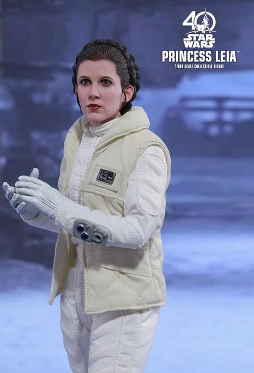 Hot Toys MMS423 Star Wars: The Empire Strikes Back – 1/6th scale Princess Leia Collectible Figure