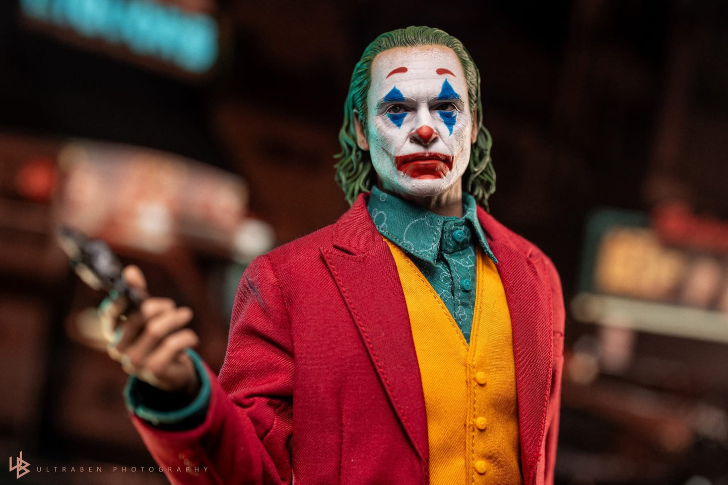 Hot Toys DX42 Joker - 1/6th scale The Joker Collectible Figure
