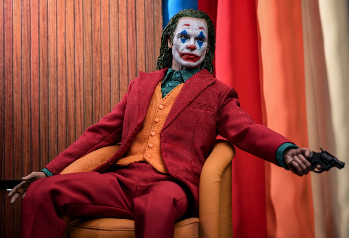 Hot Toys DX42 Joker - 1/6th scale The Joker Collectible Figure