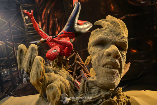 Hot Toys MMS662B Spider-Man: No Way Home - 1/6th scale Friendly Neighborhood Spider-Man Collectible Figure (Deluxe Version) (Special Edition)